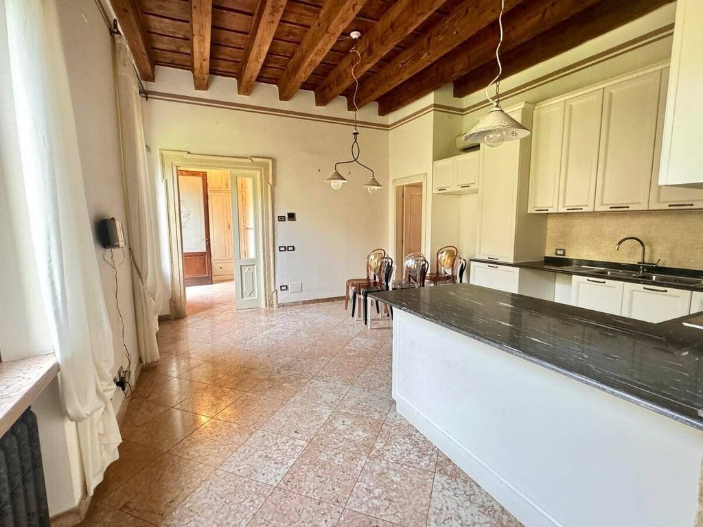 Modern Luxury Apartment with Views