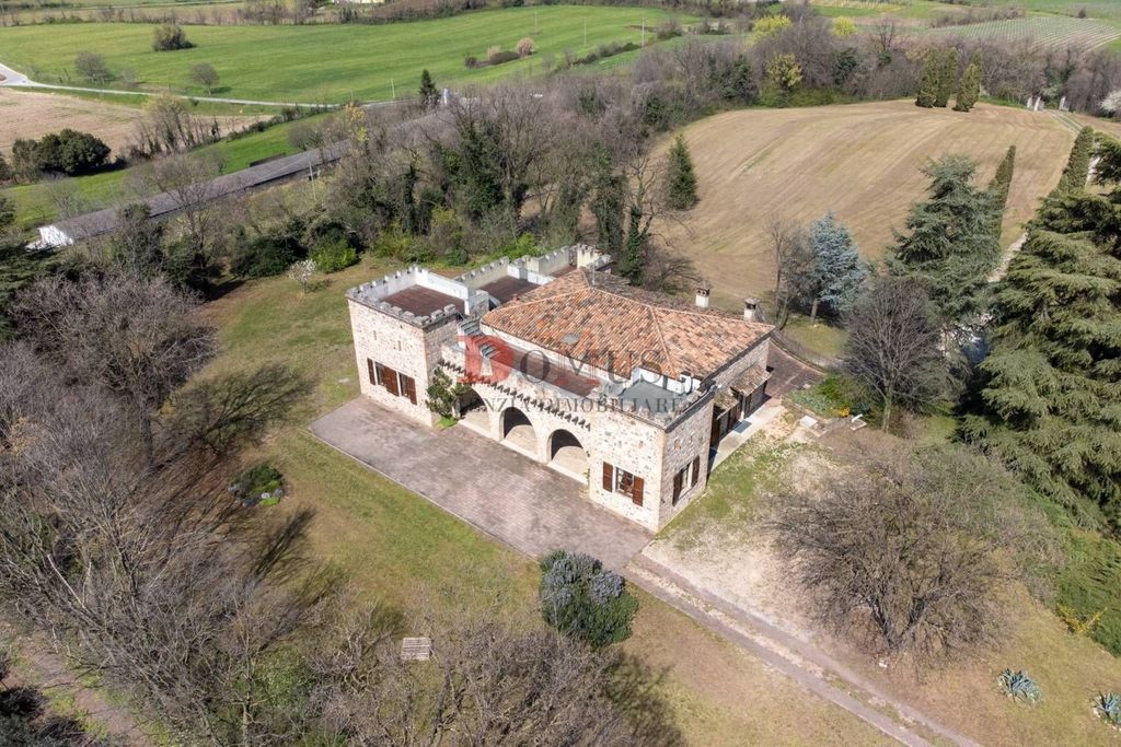 Luxury Villa with Open Views