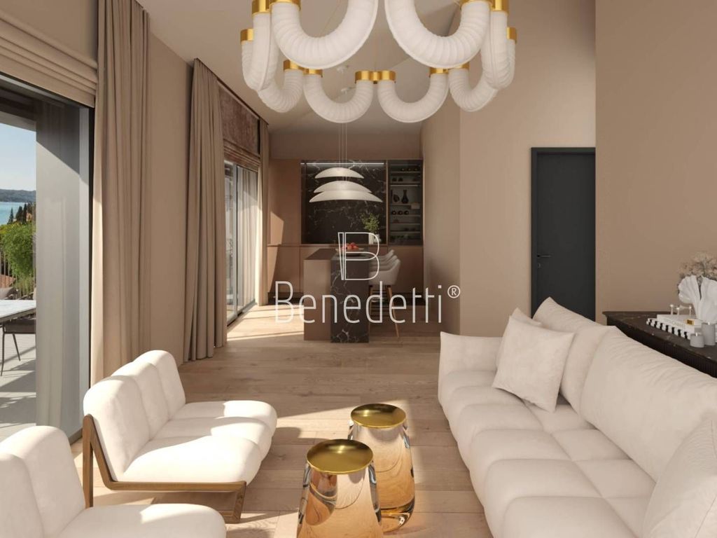 Modern Luxury Apartment with Views