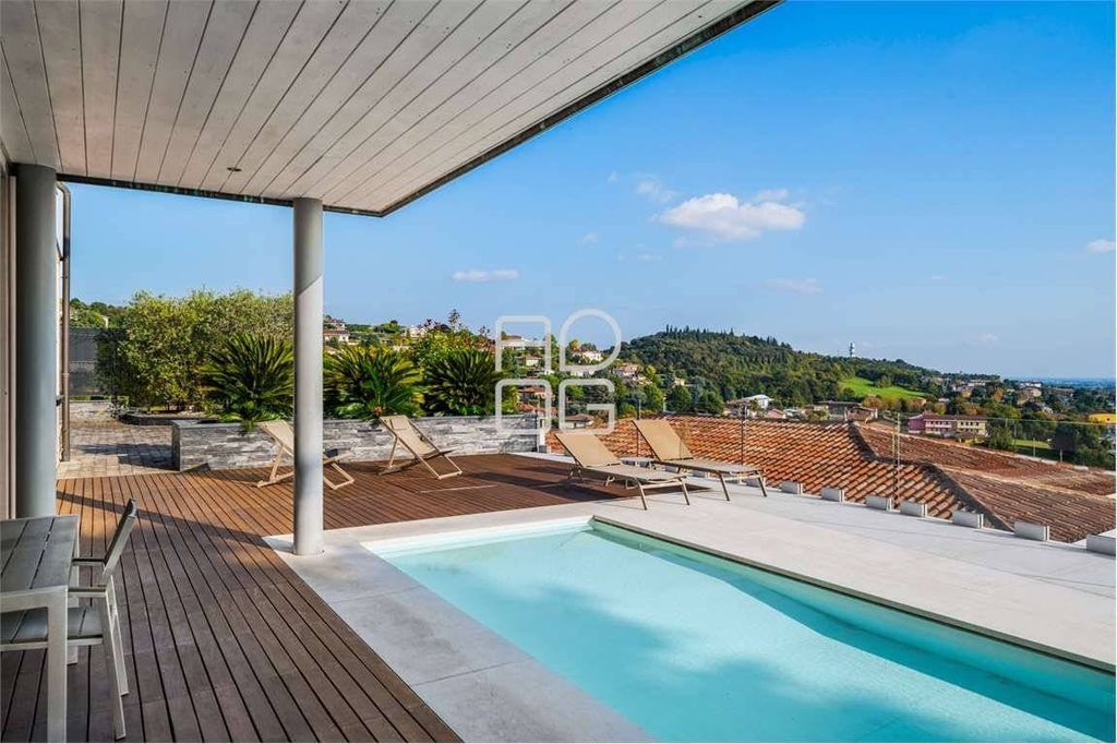 Luxury Villa with Open Views