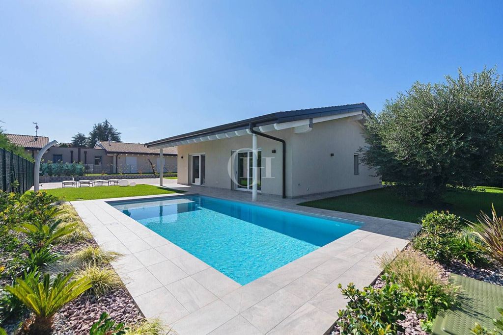 Luxury Villa with Open Views