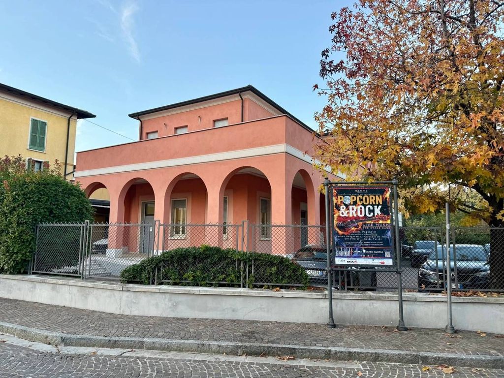 Luxury Villa with Open Views